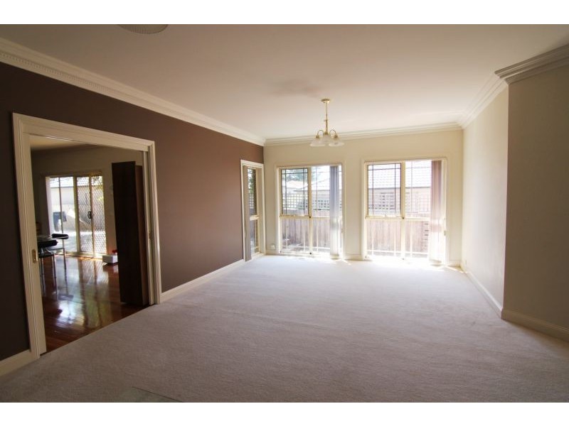 11b Coomleigh Ave, Glen Waverley VIC 3150