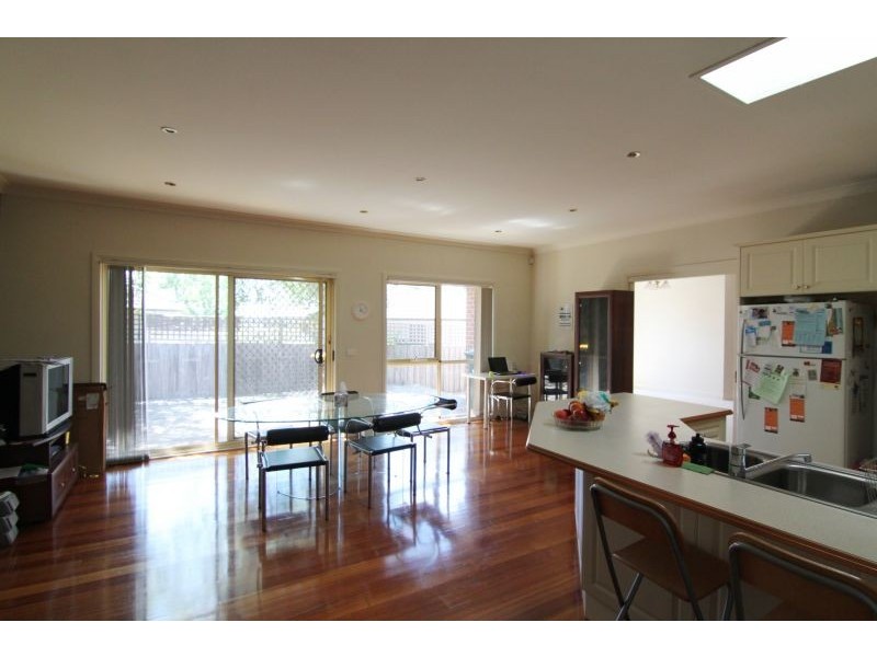 11b Coomleigh Ave, Glen Waverley VIC 3150