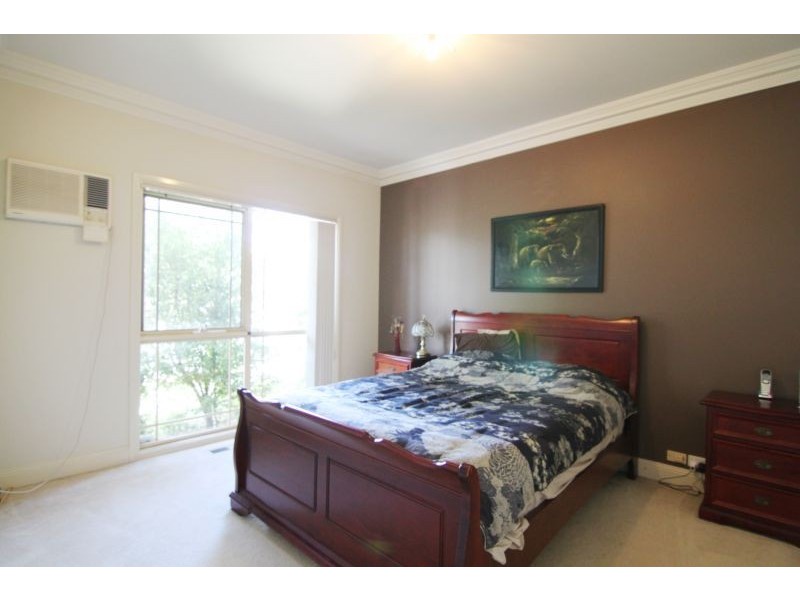 11b Coomleigh Ave, Glen Waverley VIC 3150