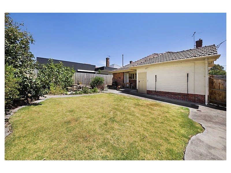 2 Ailsa Avenue, Malvern East VIC 3145