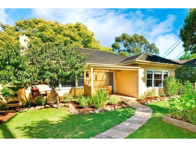 13 Raymond Street, Ashwood VIC 3147
