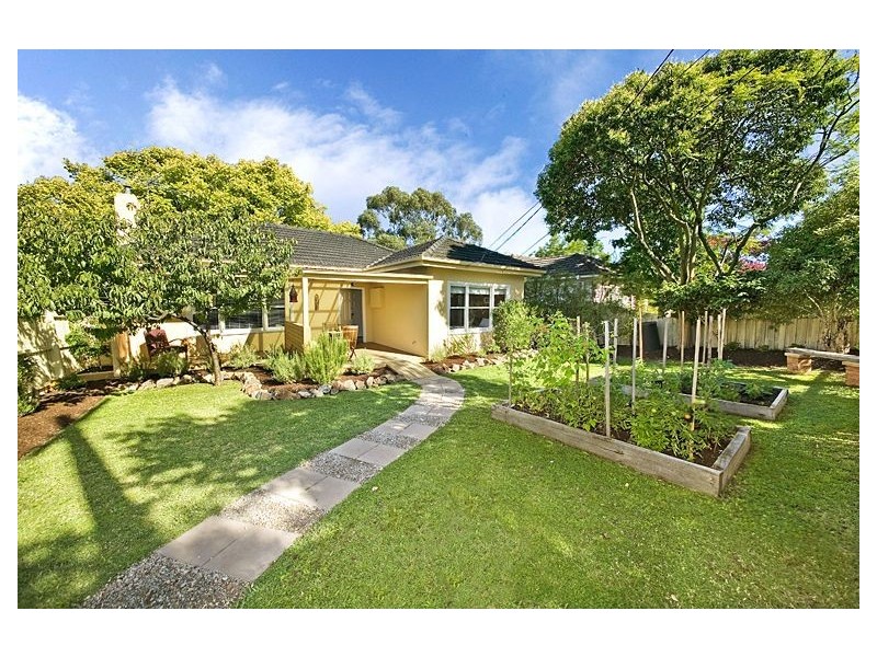 13 Raymond Street, Ashwood VIC 3147