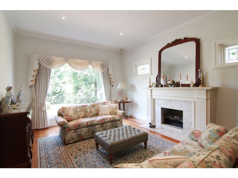 1319 Dandenong Road  via service lane, Malvern East VIC 3145