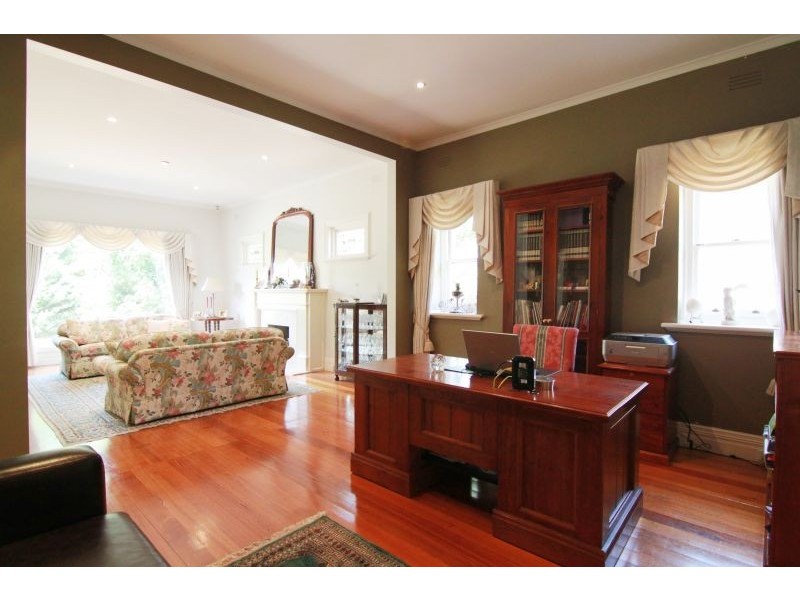 1319 Dandenong Road  via service lane, Malvern East VIC 3145