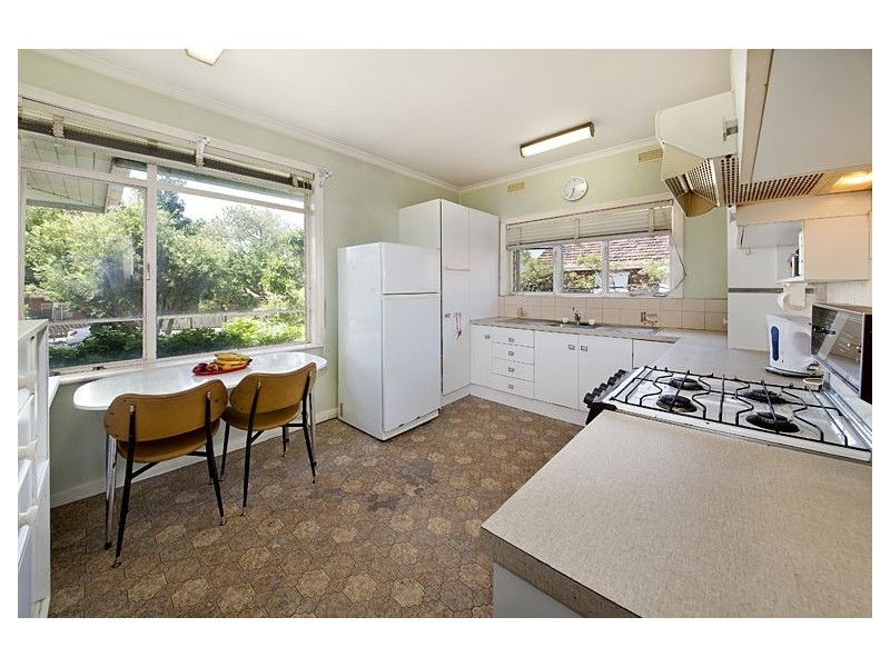 8 Rangeview Avenue, Malvern East VIC 3145