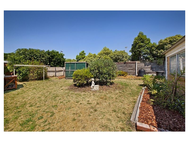 8 Rangeview Avenue, Malvern East VIC 3145