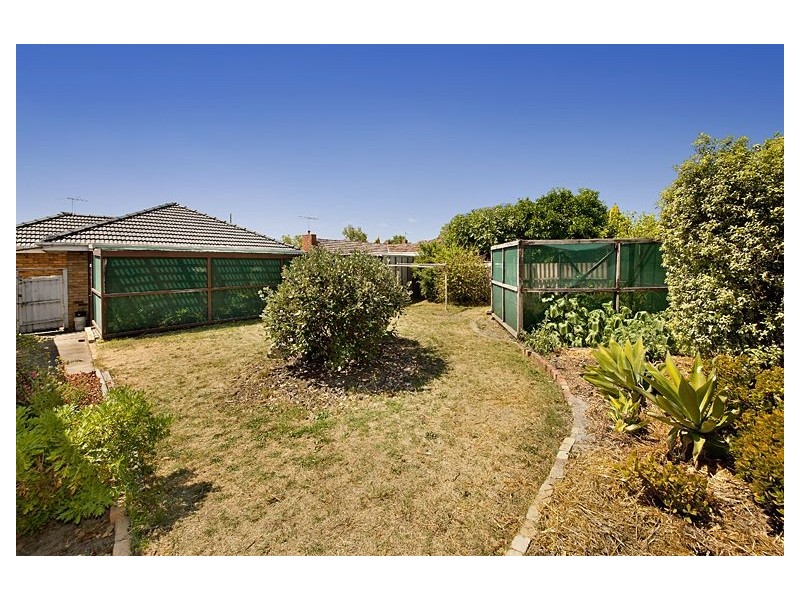 8 Rangeview Avenue, Malvern East VIC 3145