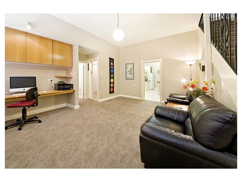 4 Kinloch Avenue, Mont Albert VIC 3127