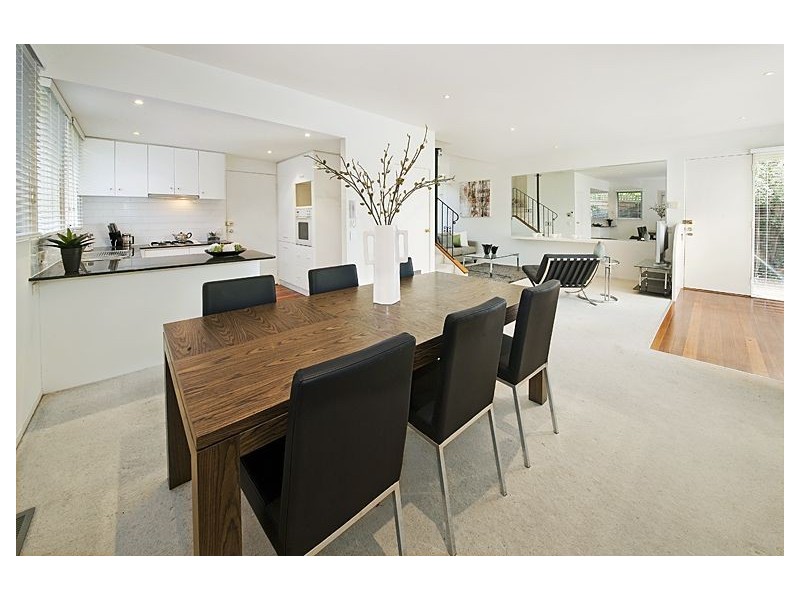 55 Cairnes Crescent, Malvern East VIC 3145