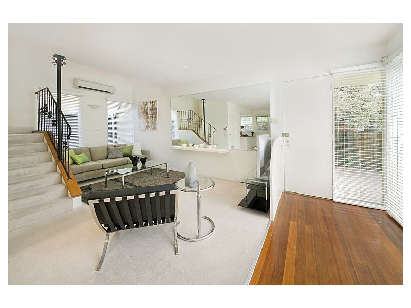 55 Cairnes Crescent, Malvern East VIC 3145