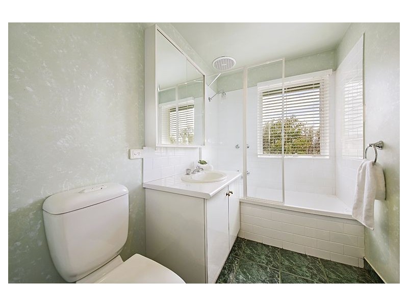 55 Cairnes Crescent, Malvern East VIC 3145