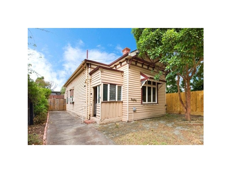 17 Leamington Crescent, Carnegie VIC 3163