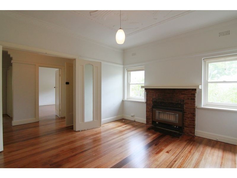 34 Cairnes Crescent, Malvern East VIC 3145