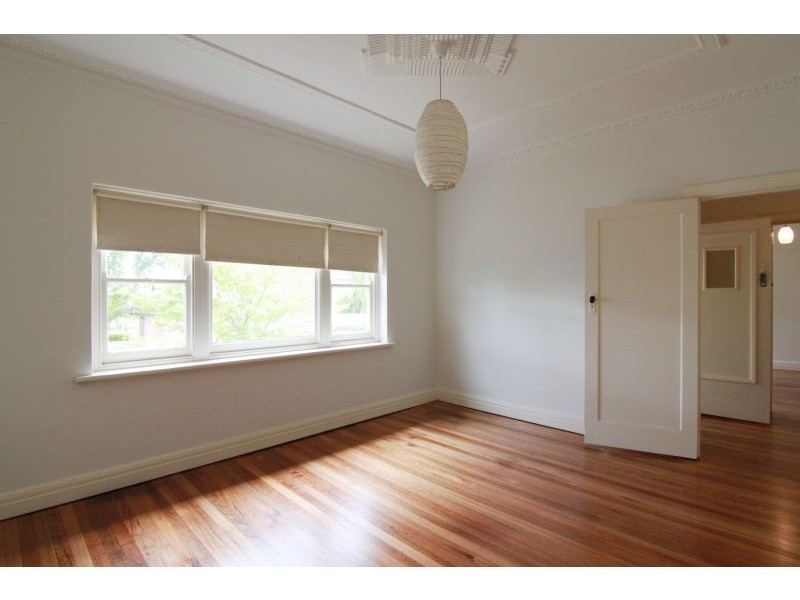 34 Cairnes Crescent, Malvern East VIC 3145