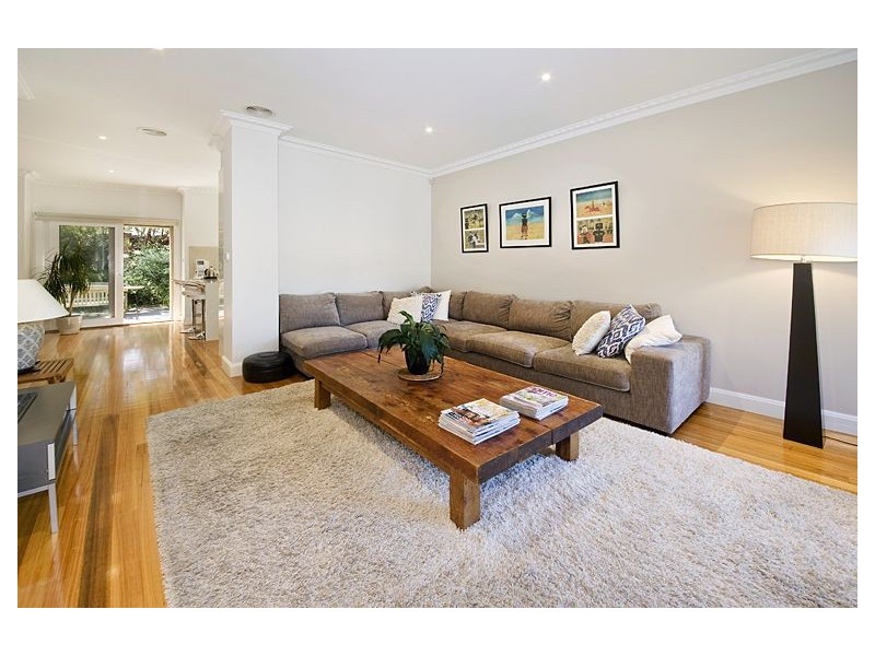 2/2 Mont Iris Avenue, Glen Iris VIC 3146