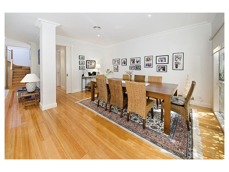 2/2 Mont Iris Avenue, Glen Iris VIC 3146