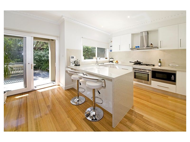 2/2 Mont Iris Avenue, Glen Iris VIC 3146