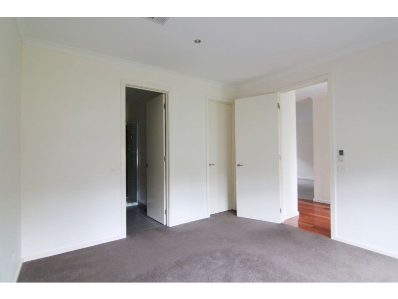 1/40 Winbirra Parade, Ashwood VIC 3147