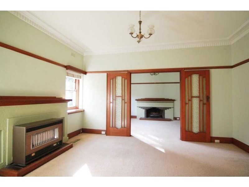 23 Cairnes Crescent, Malvern East VIC 3145