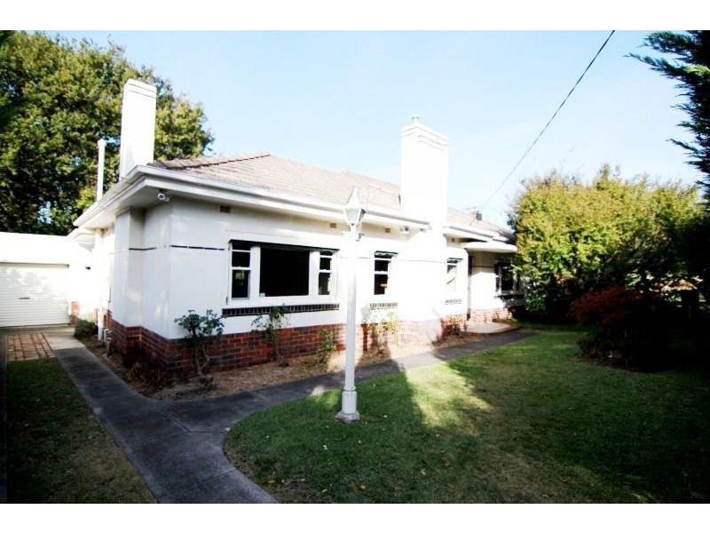 23 Cairnes Crescent, Malvern East VIC 3145