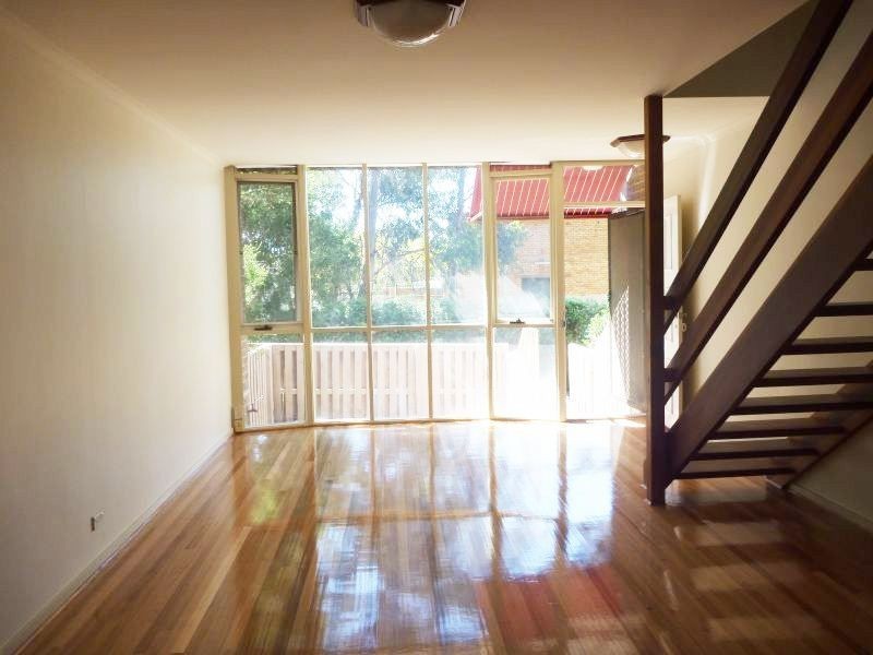 4/4 Glenarm Avenue, Glen Iris VIC 3146