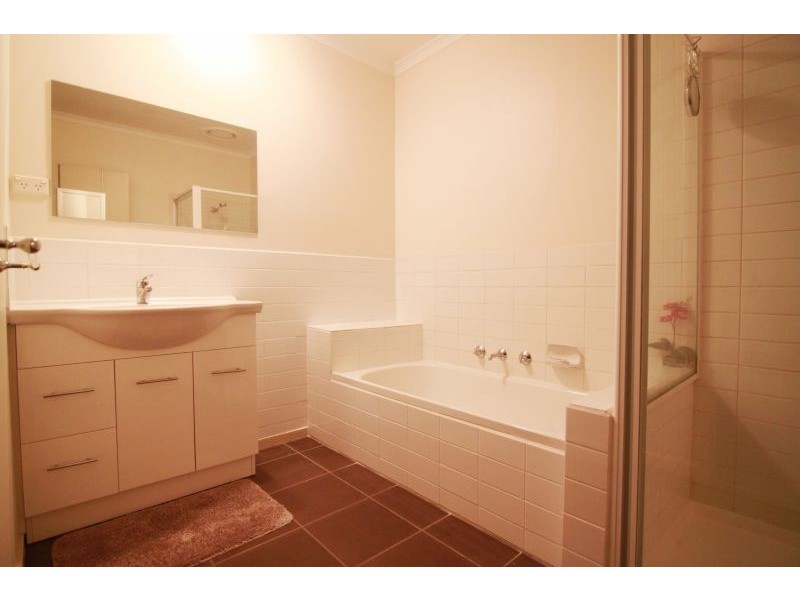 4/4 Glenarm Avenue, Glen Iris VIC 3146