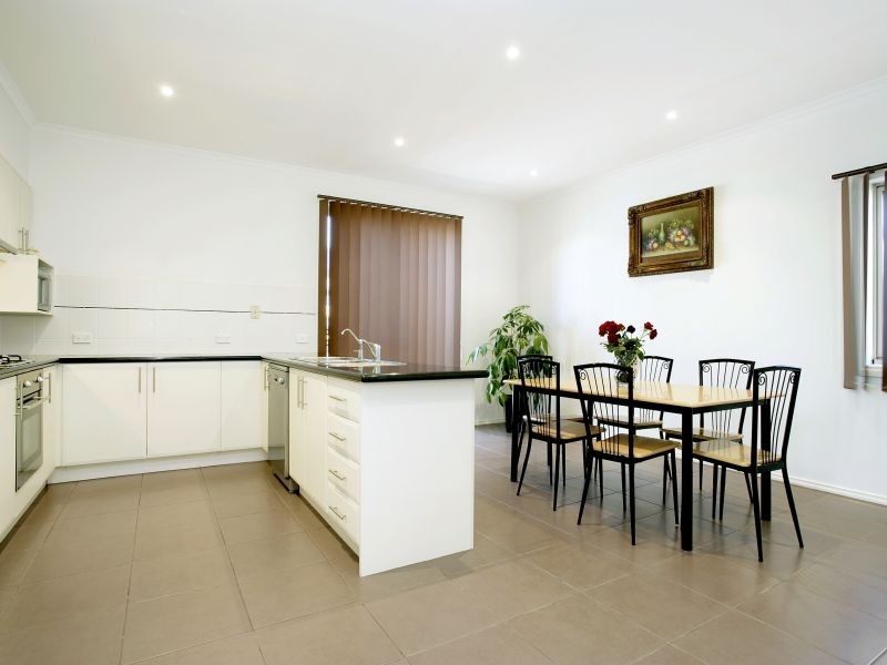 2/2 Catalina Avenue, Ashburton VIC 3147