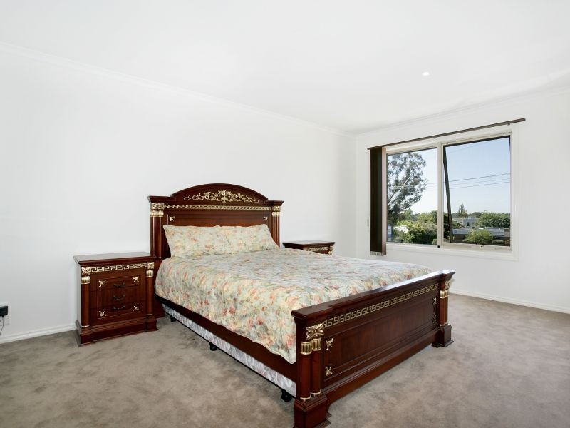 2/2 Catalina Avenue, Ashburton VIC 3147