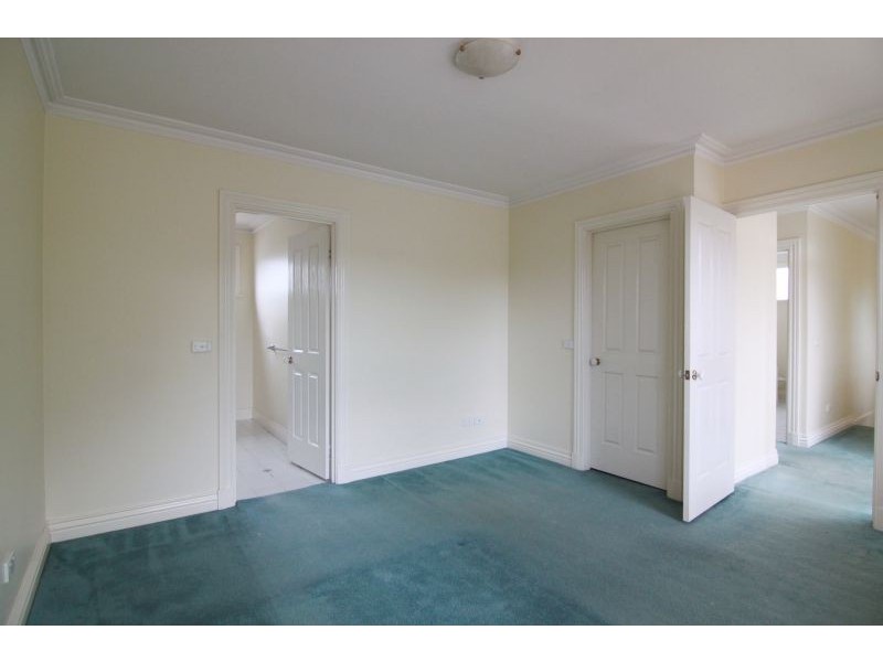 2/11 Somerset Road, Glen Iris VIC 3146