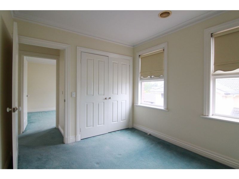 2/11 Somerset Road, Glen Iris VIC 3146