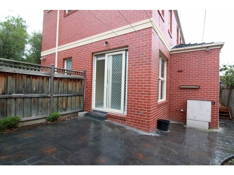 2/11 Somerset Road, Glen Iris VIC 3146