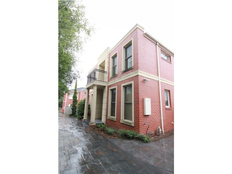 2/11 Somerset Road, Glen Iris VIC 3146