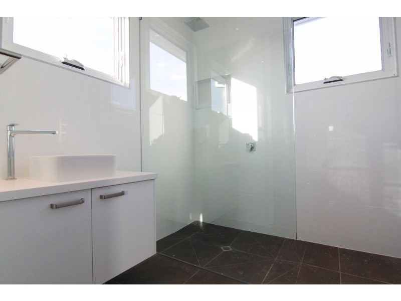 2 Bourneville Avenue, Brighton East VIC 3187