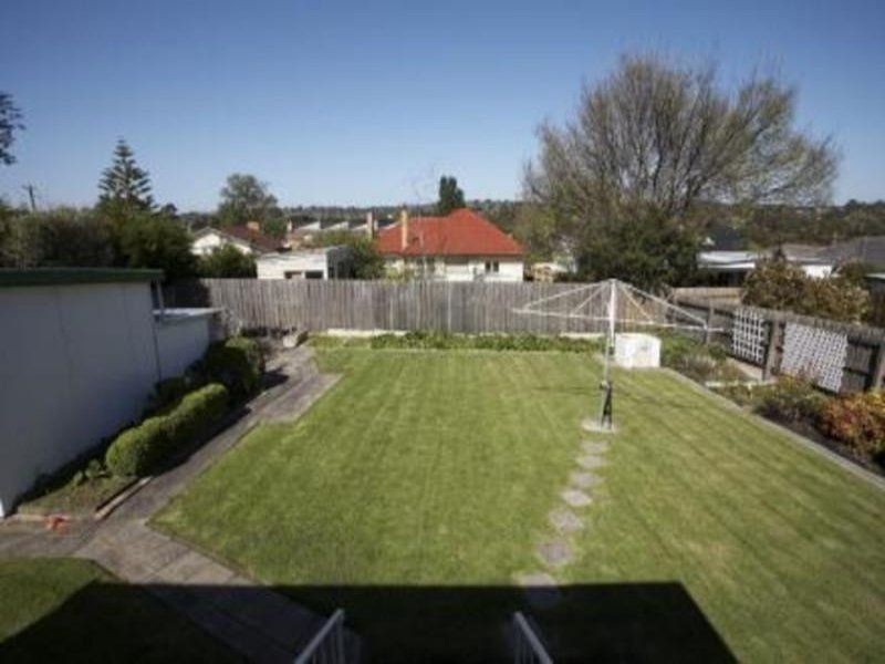 16 Morton Road, Burwood VIC 3125