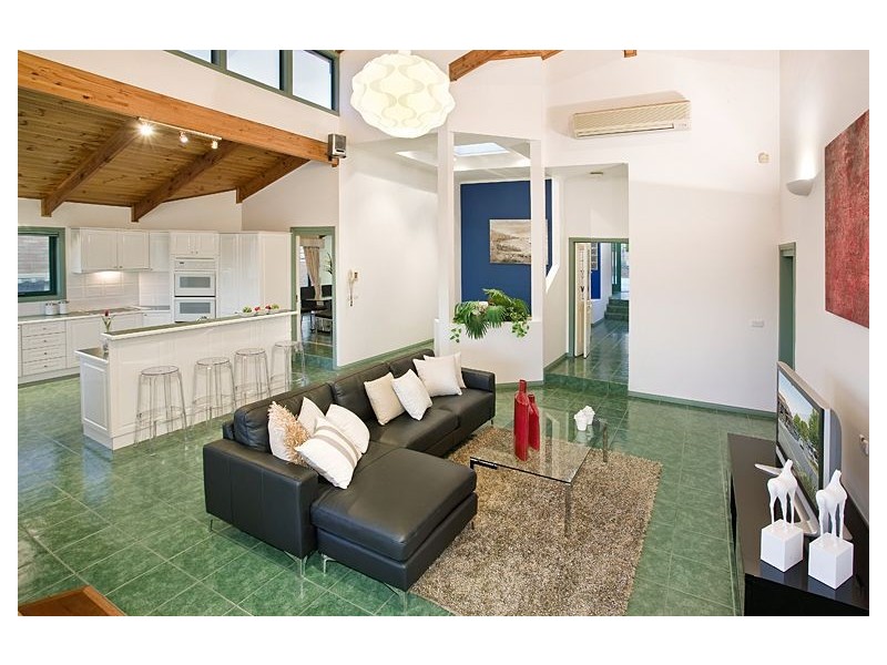 4 Katoomba Drive, Mulgrave VIC 3170