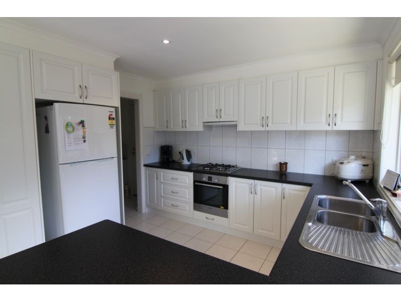 2/49 Parer Street, Burwood VIC 3125