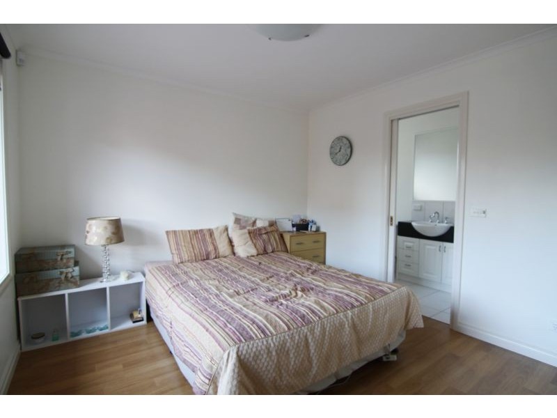 2/49 Parer Street, Burwood VIC 3125