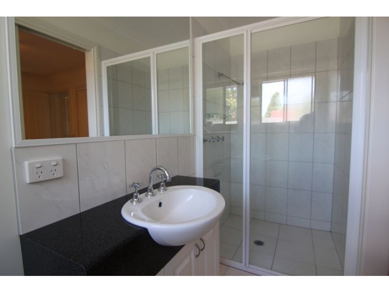 2/49 Parer Street, Burwood VIC 3125