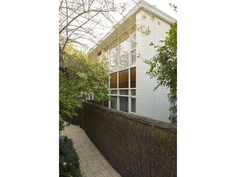 2/63 Edgar Street North, Glen Iris VIC 3146