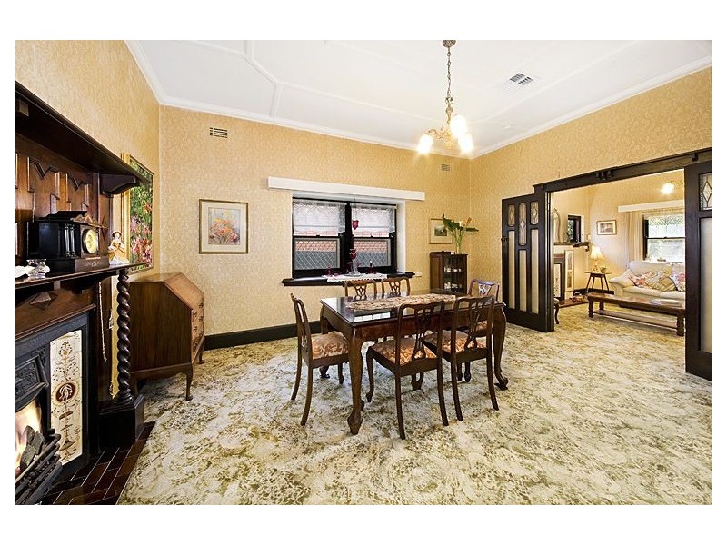 4 Dundonald Avenue, Malvern East VIC 3145