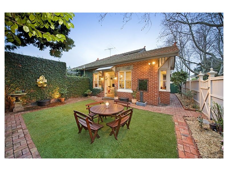 11 Harvey Street, Malvern VIC 3144