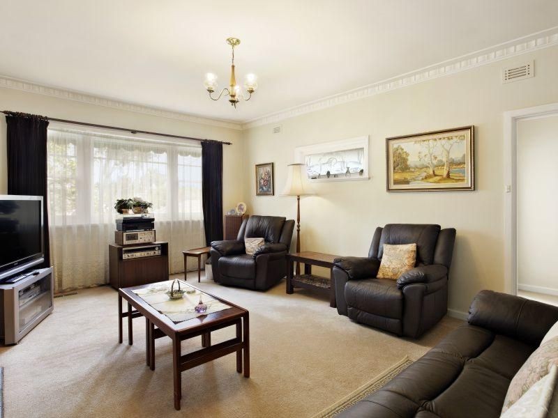 27 Banksia Street, Burwood VIC 3125