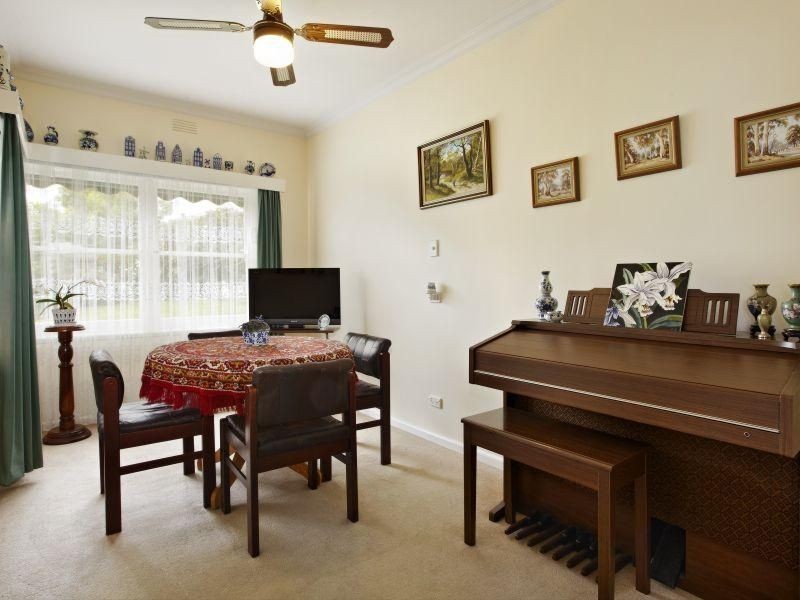 27 Banksia Street, Burwood VIC 3125