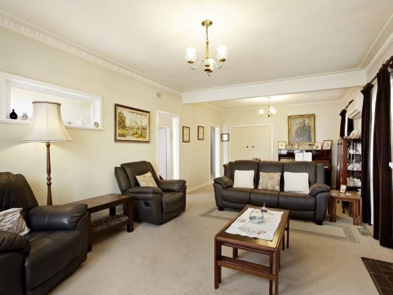 27 Banksia Street, Burwood VIC 3125