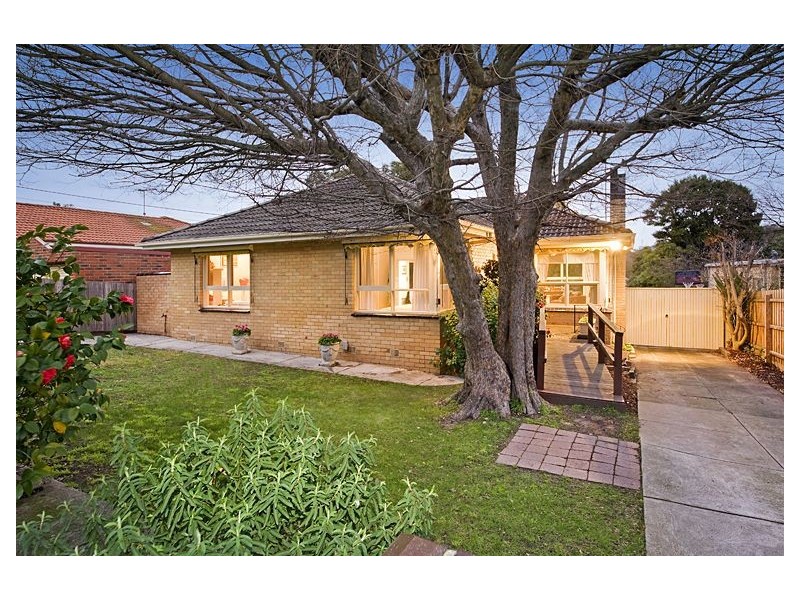 18 Leonard Street, Ashwood VIC 3147