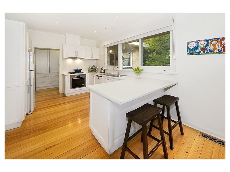 18 Leonard Street, Ashwood VIC 3147