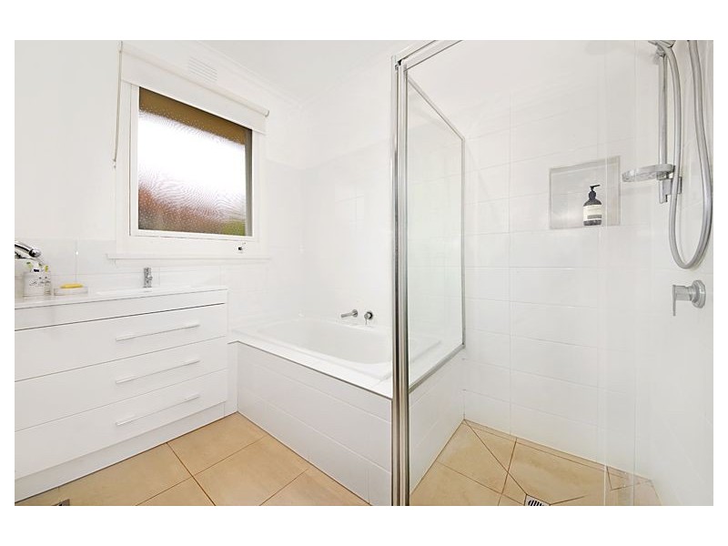 18 Leonard Street, Ashwood VIC 3147