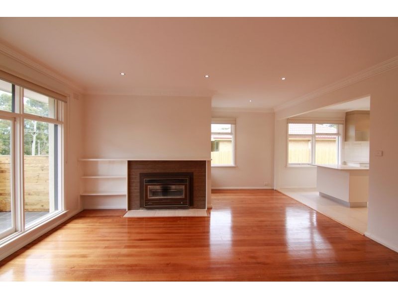 1/233 High Street Road, Ashwood VIC 3147