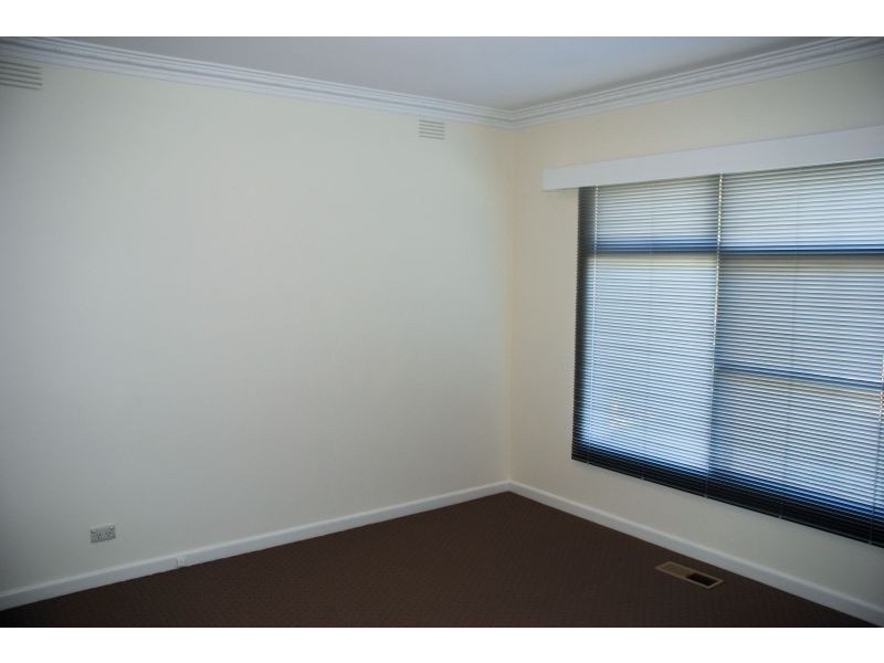 18 Morton Rd, Burwood VIC 3125