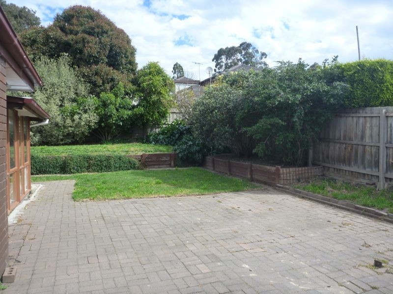 35 Ingleside Crescent, Glen Waverley VIC 3150